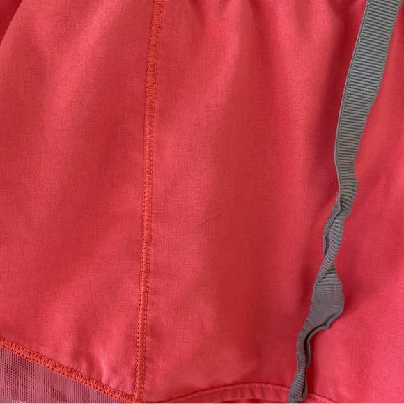 Lululemon Hotty Hot Shorts in Flash Light Neon Pink *Rare* - Picture 9 of 11